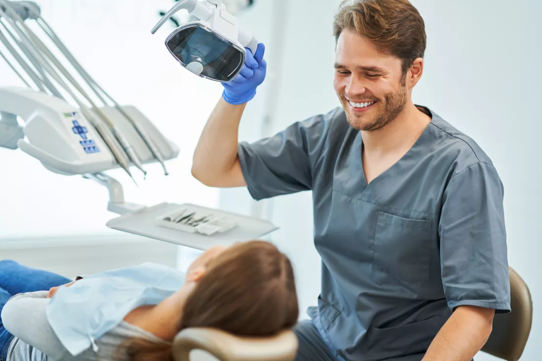 male-dentist-woman-dentist-office